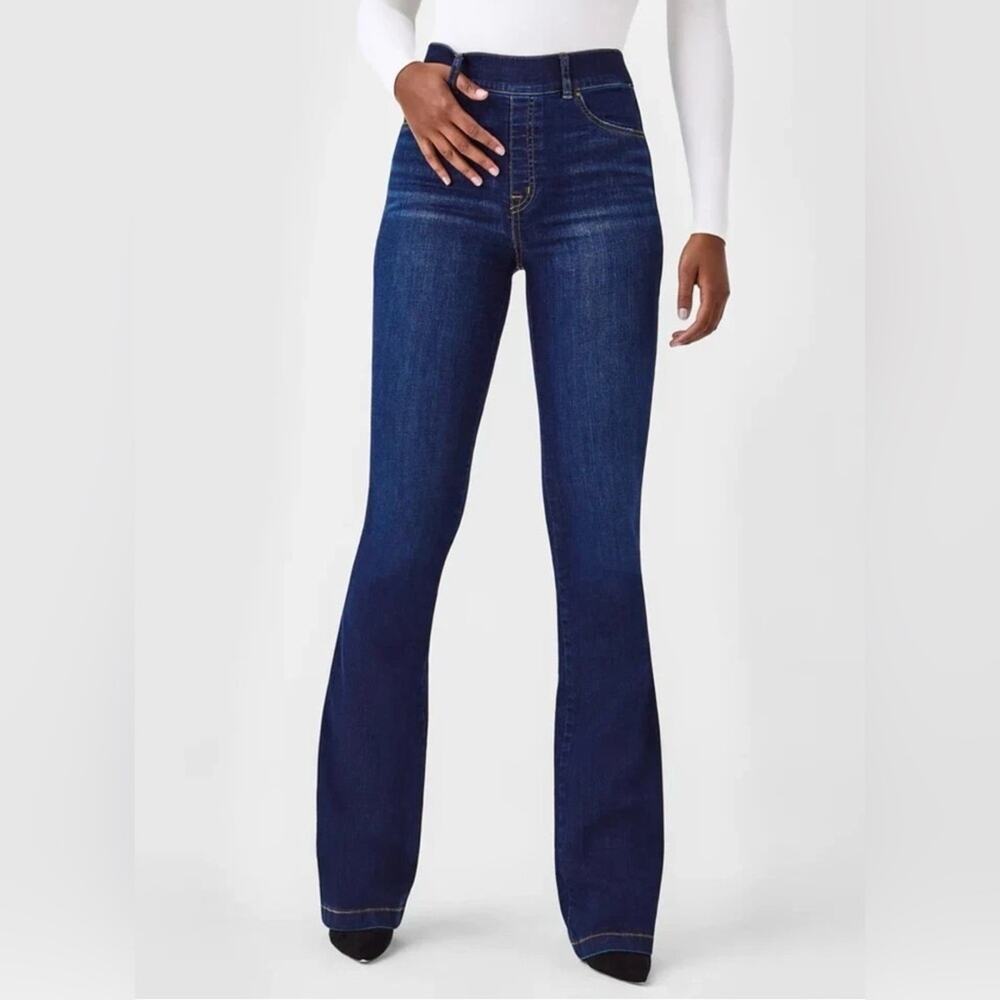 Spanx EveryWear Flare Jeans Medium Petite Dark Wash High Rise Pull On NWT - Picture 12 of 13